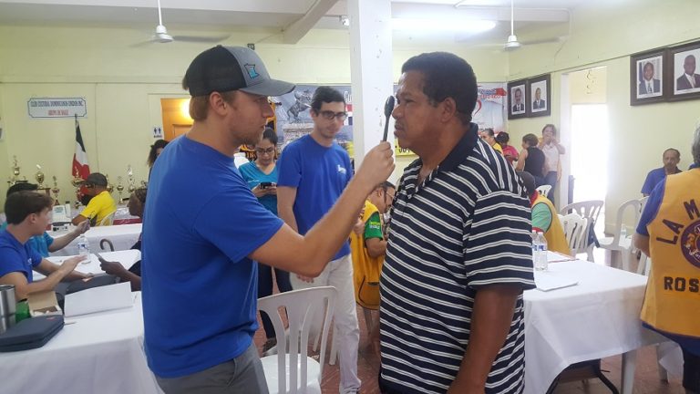 En Feria de salud del Club Cultural Dominicanos Unidos mayoría pacientes dominicanos ignoraba padecían hipertensión y no pasaron pruebas visuales