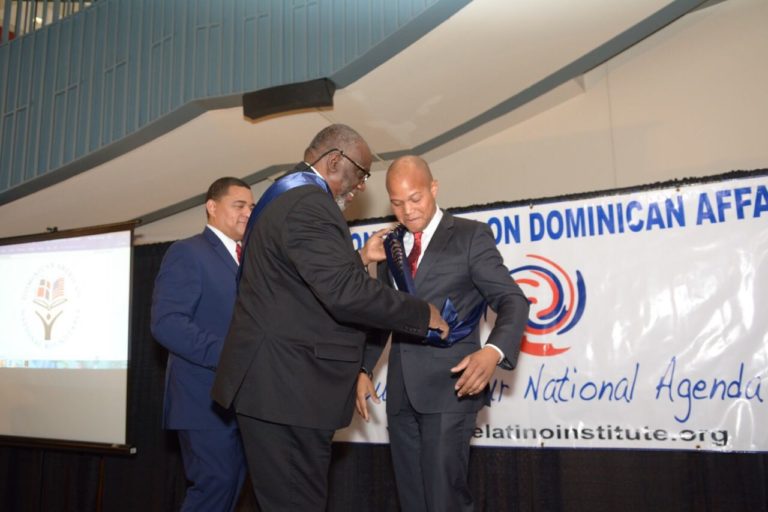 Juramentan en Estados Unidos quisqueyano Presidente Concilio Nacional Dominico-Americano