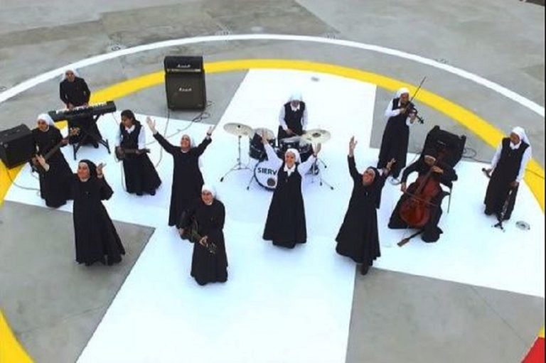 Siervas, las monjas rockeras que harán bailar a los peregrinos en la JMJ