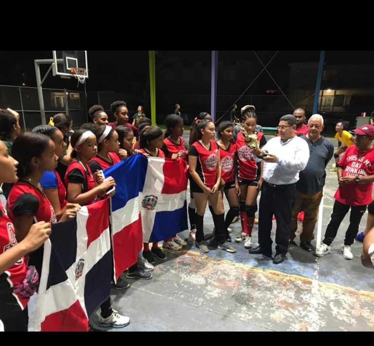 Centro Deportivo  Ensanche Duarte de RD gana intercambio amistoso Voleibol en PR