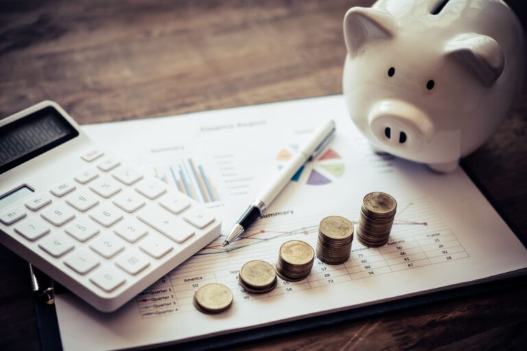 Claves para que los jóvenes logren su libertad financiera