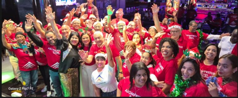 Adompretur celebra la Navidad reafirmando la unión y el valor del periodismo turístico