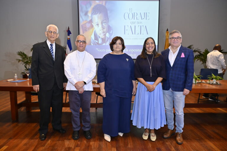 Milagros de Féliz presenta obra editorial “El coraje que nos falta»