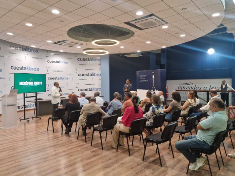 Dr. Manuel Castillo Rodríguez aborda la violencia machista, el abuso sexual y el vaginismo en la conferencia “Cicatrices Invisibles” en Santiago